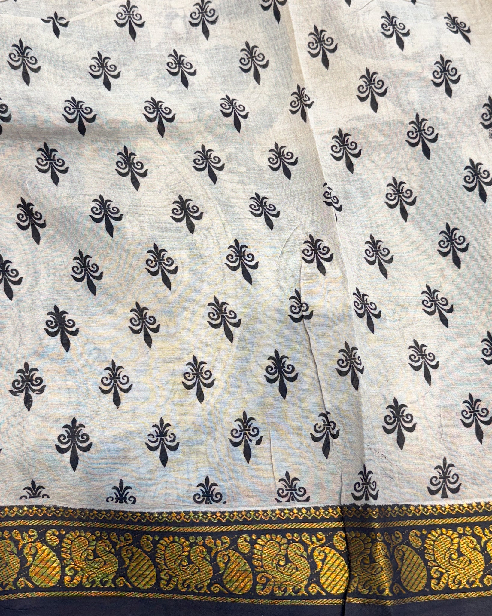 Kalamkari Cotton Saree with Nizam Border – White Village Pattern