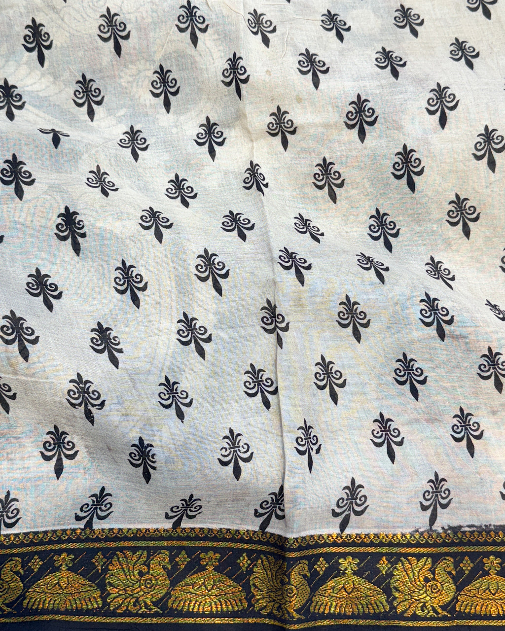 Kalamkari Cotton Saree with Nizam Border – White Village Pattern