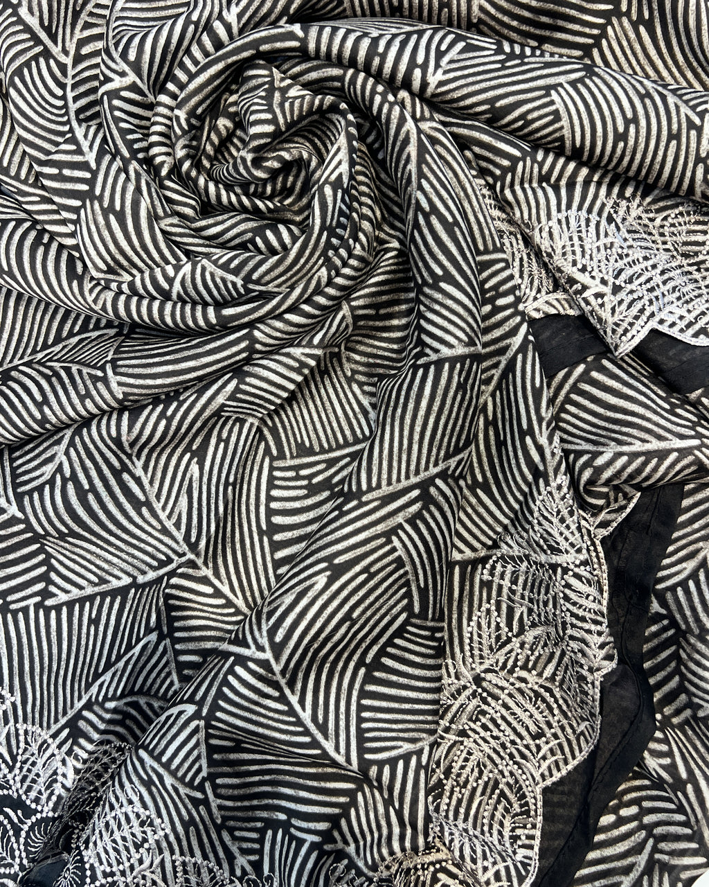 Premium Chiffon Saree with Embroidery Border – Black & White