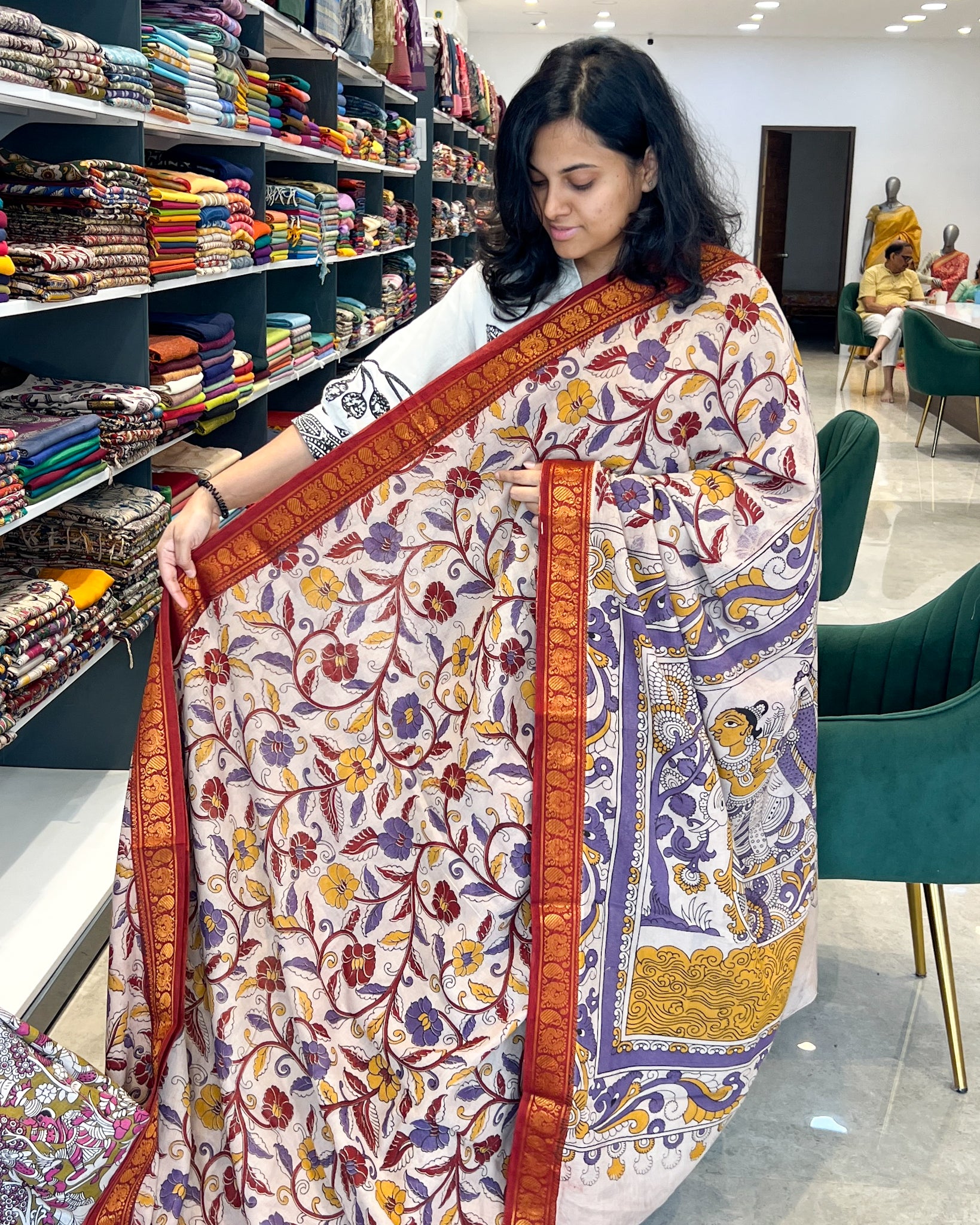 Kalamkari Cotton Saree with Nizam Border – White Floral Pattern