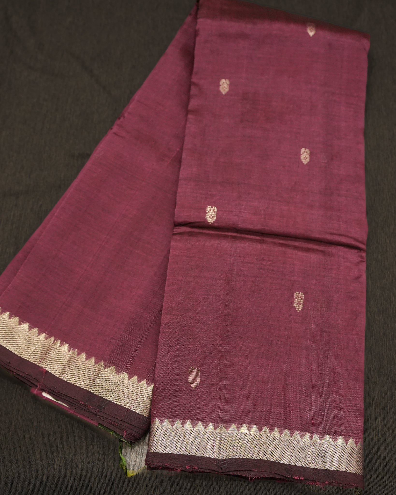 Mangalgiri Gatti Neta Saree – Wine & Green Contrast